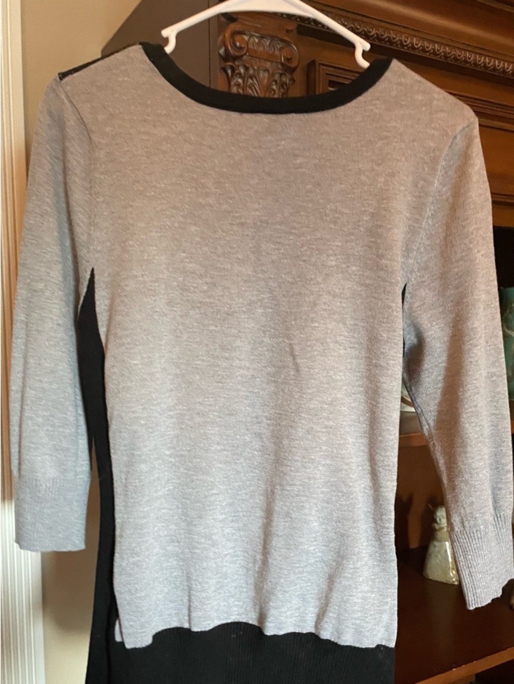Iz Byer Gray and Black Lace-Accent Long Sleeve Tee - Picture 5 of 6